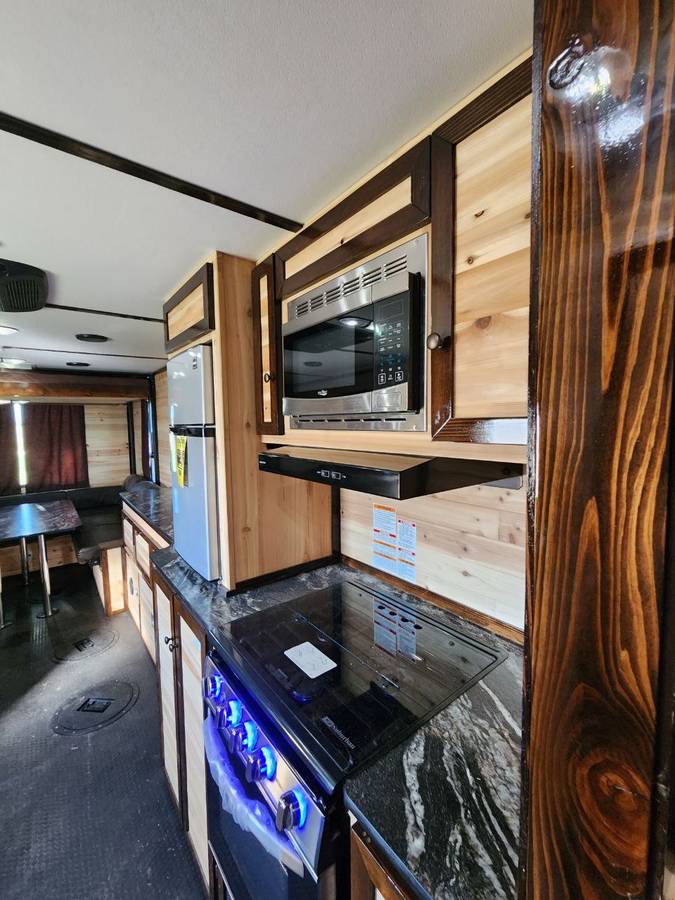Custom Ice-O-Lator fish house by JAKShax, photo 5